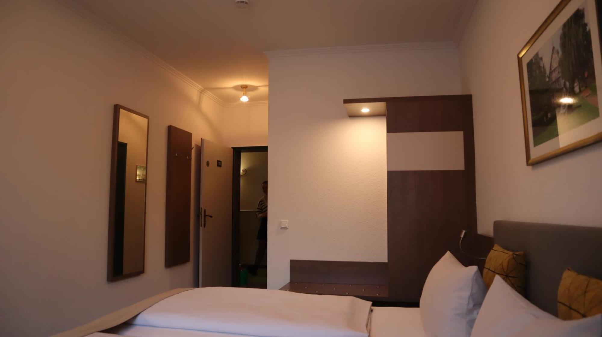 Hotel Gasthaus Zur Linde Seevetal Room photo