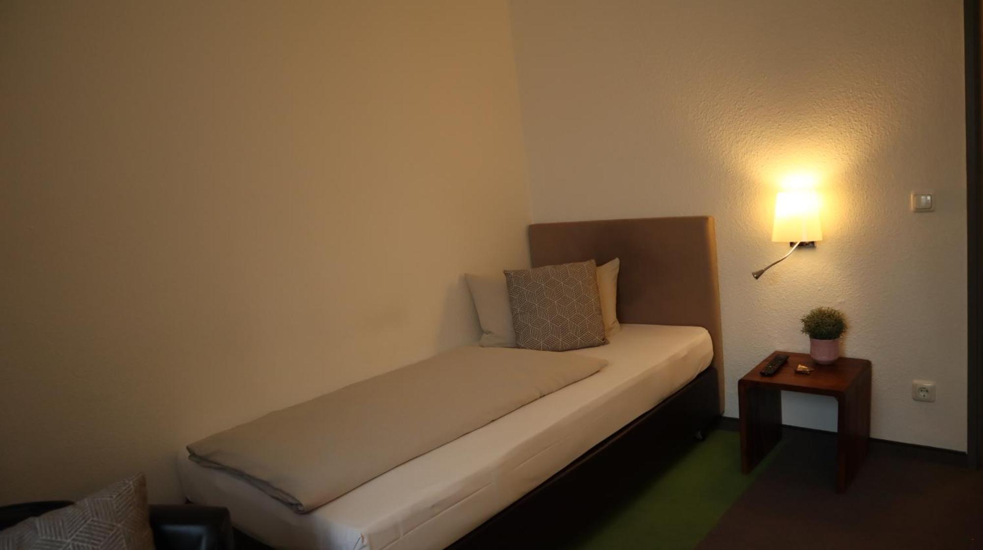 Hotel Gasthaus Zur Linde Seevetal Room photo